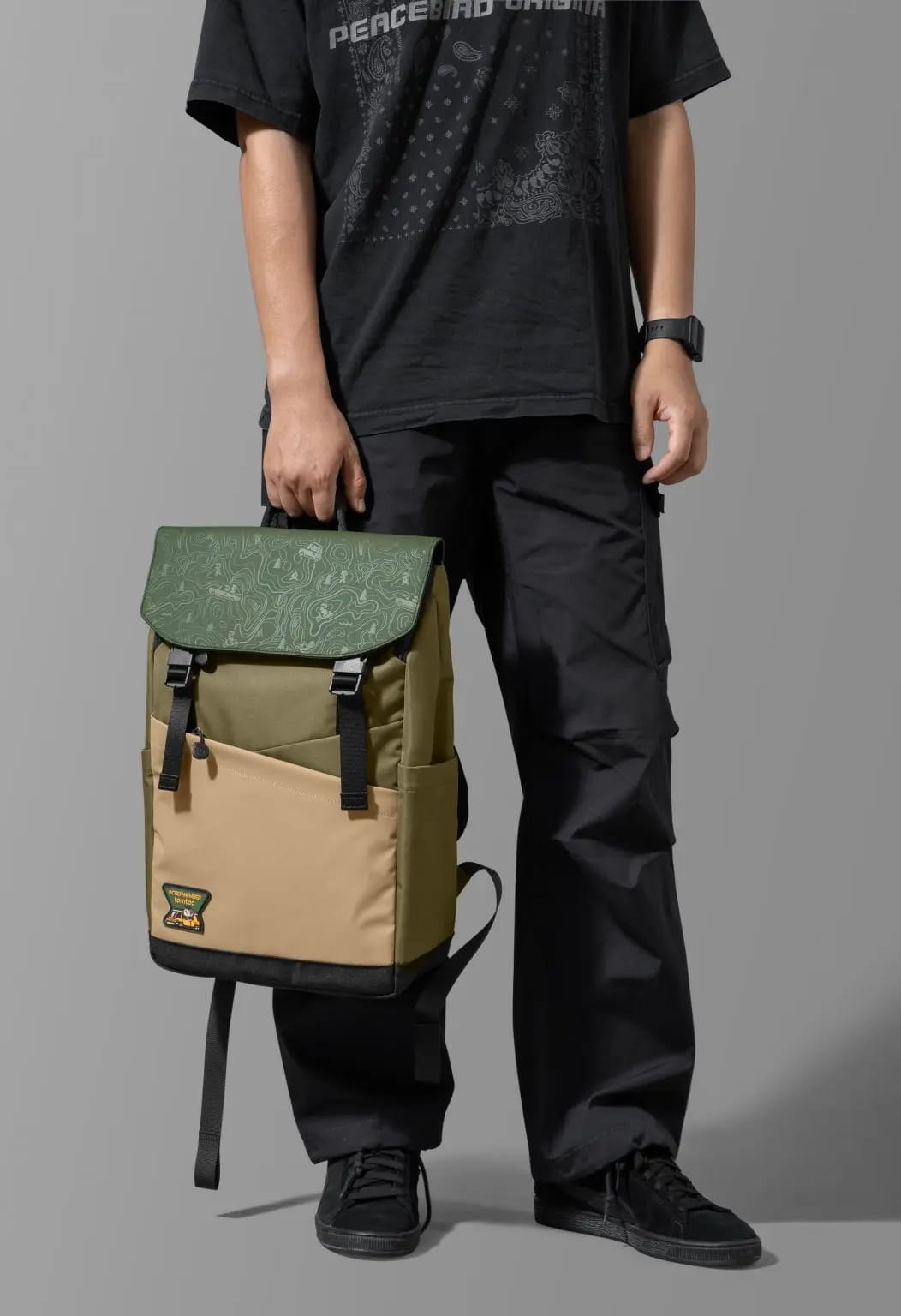 balo-tomtoc-slash-flip-rucksack-18l-for-macbook-ultrabook-16″-t64m1-a64e1-02