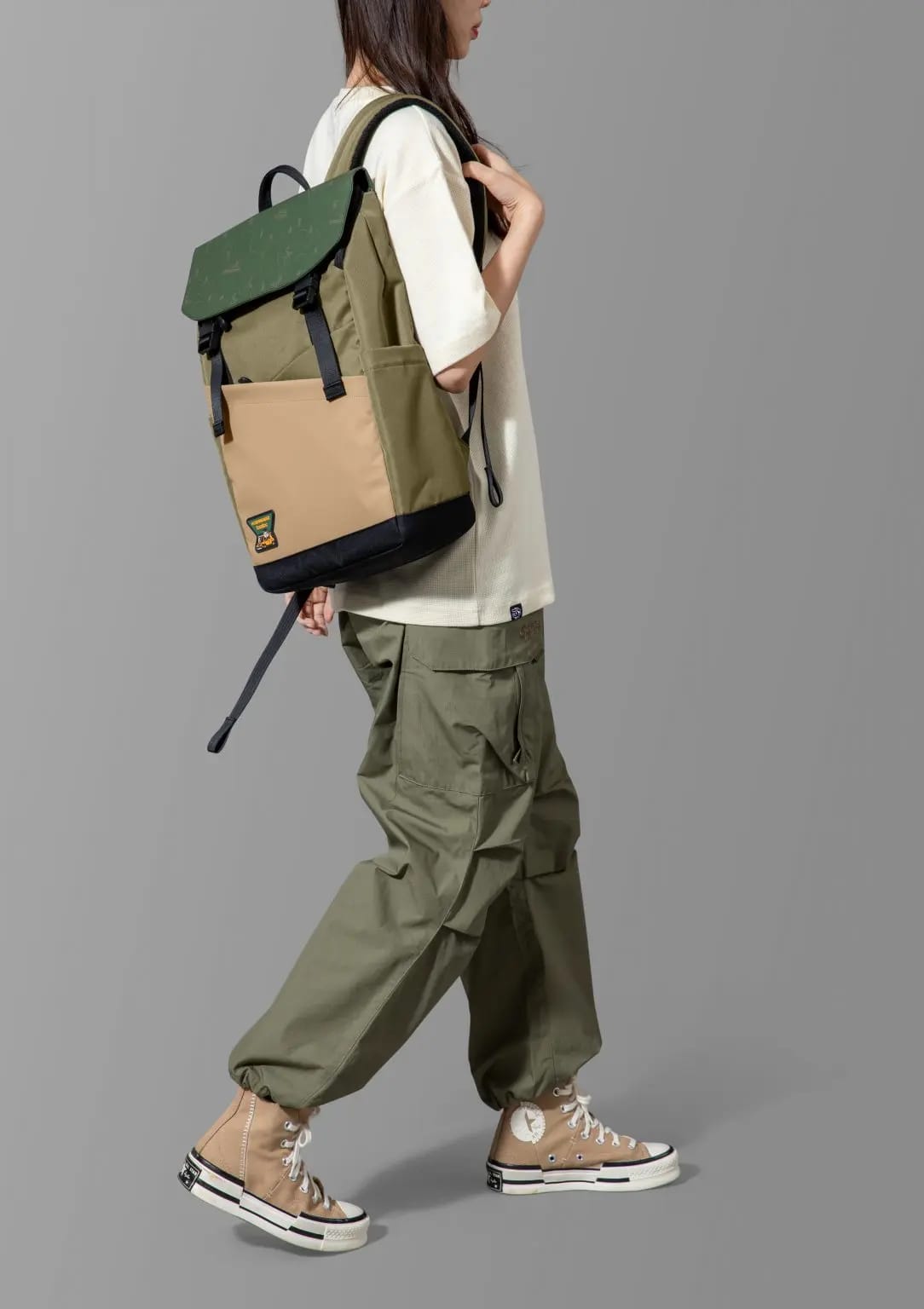 balo-tomtoc-slash-flip-rucksack-18l-for-macbook-ultrabook-16″-t64m1-a64e1-03