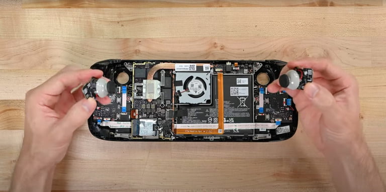 Giới thiệu máy chơi game cầm tay Steam Deck OLED 512GB 16 Khi nói đến những chiếc máy được thiết kế đặc biệt như Steam Deck, thì khả năng sửa chữa của máy là yếu tố then chốt.