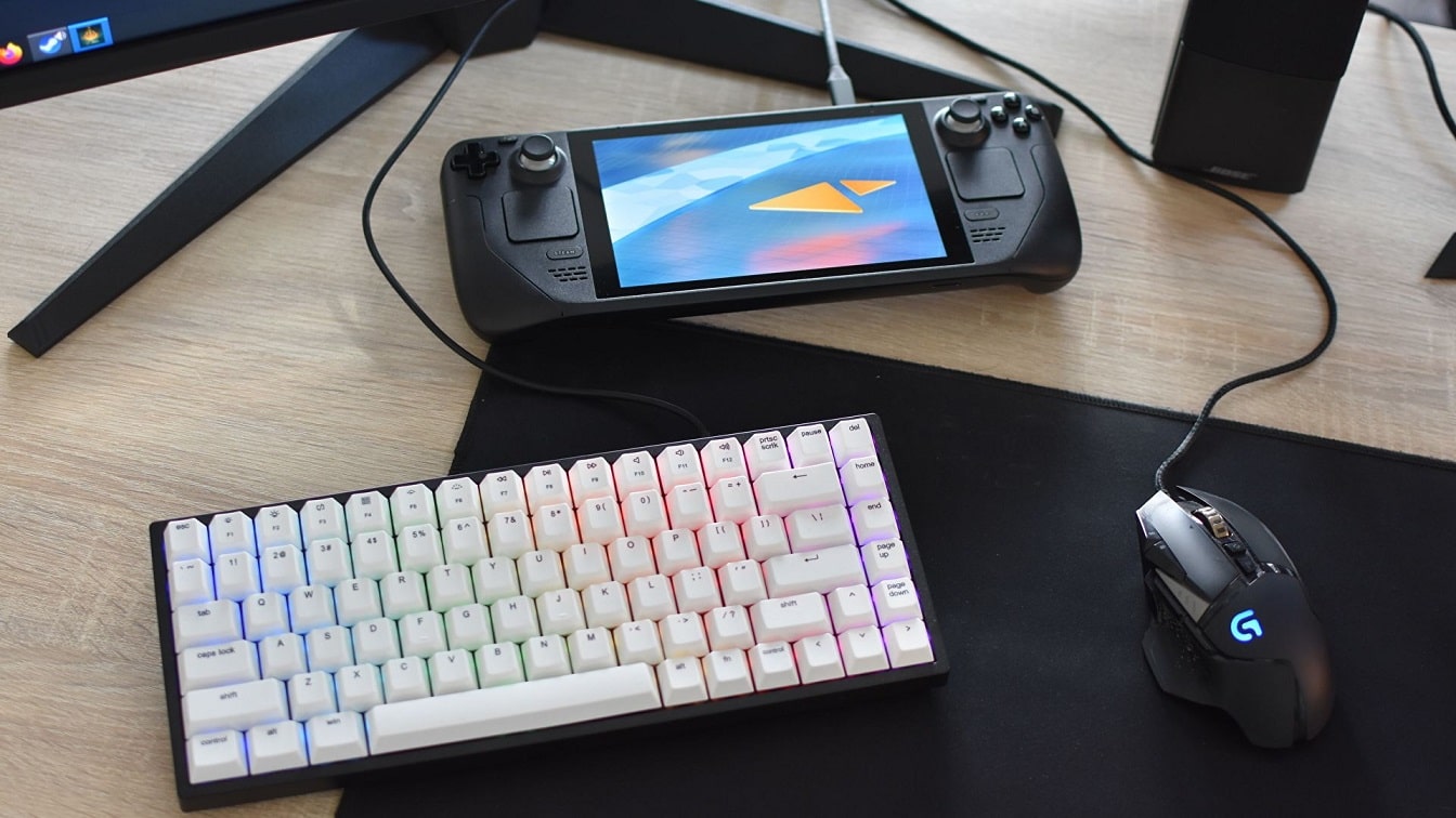 Giới thiệu máy chơi game cầm tay Steam Deck OLED 512GB 21 Steam Deck ví như một chiếc PC Mini thôi. Vậy nên bạn có thể cắm cả bàn phím và chuột hoặc kết nối không dây qua Bluetooth